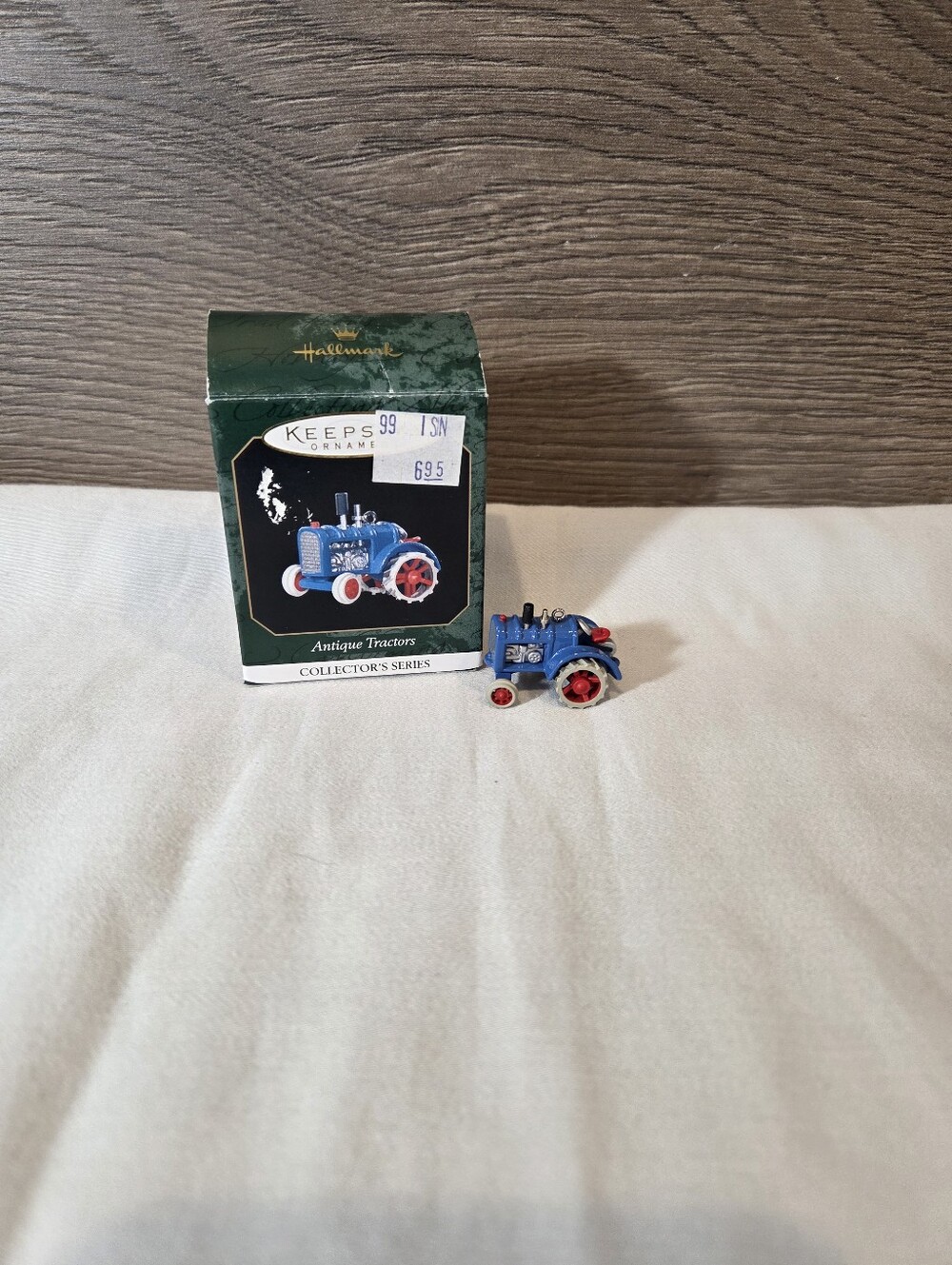 1999 Hallmark Antique Tractors Keepsake Ornament 🎄🚜